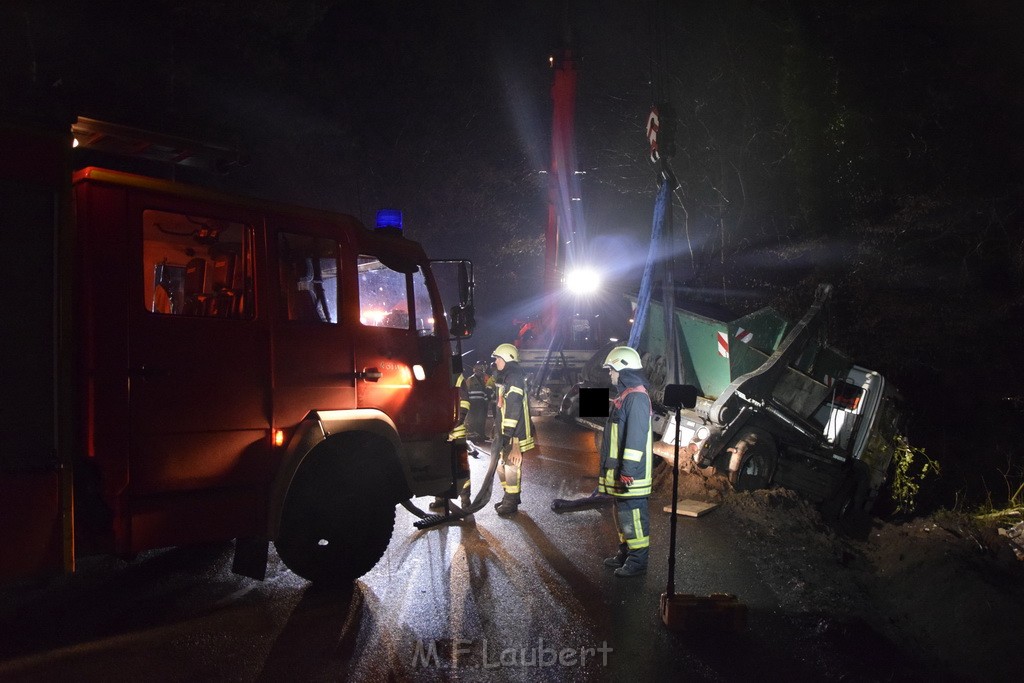 Container LKW umgestuerzt Koeln Brueck Bruecker- Dellbruecker Mauspfad P504.JPG - Miklos Laubert